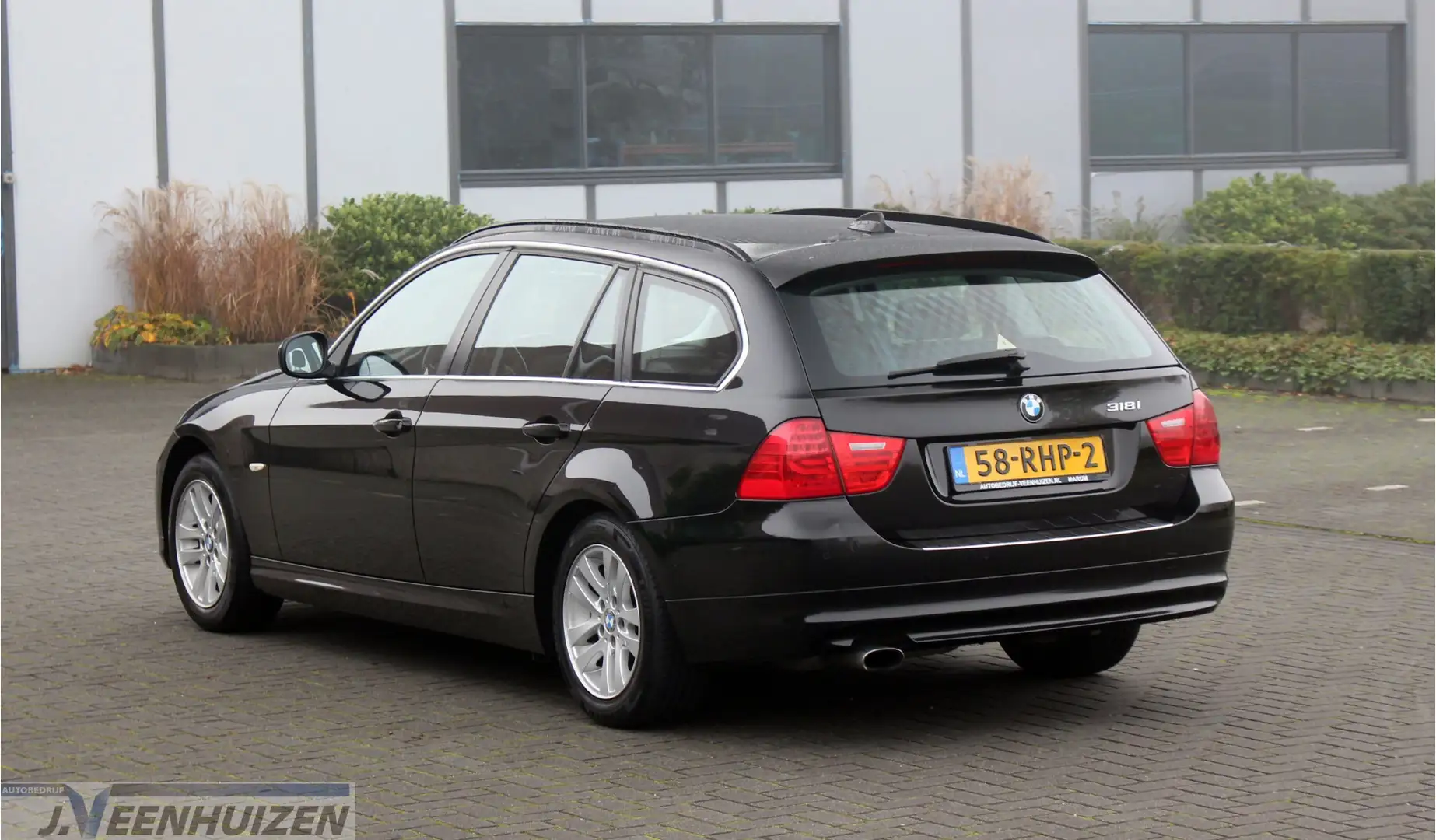 BMW 318 3-serie Touring 318i Business Line | 2011 | Xenon Noir - 2