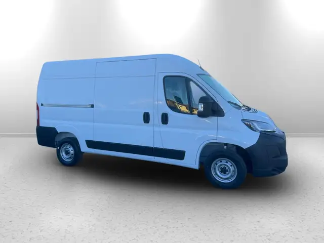 Peugeot Boxer view 4