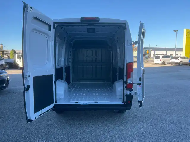 Peugeot Boxer view 8