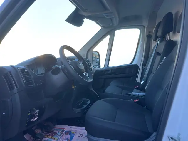 Peugeot Boxer view 11