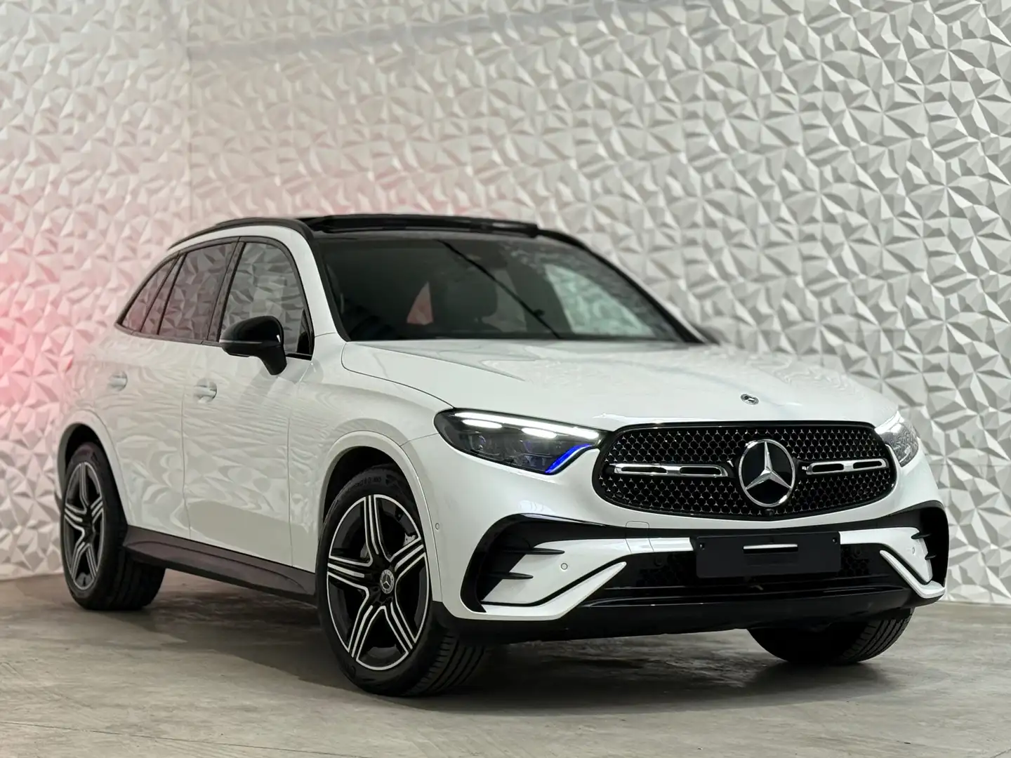 Mercedes-Benz GLC 200 4Matic 9G-TRONIC AMG LINE Blanc - 2