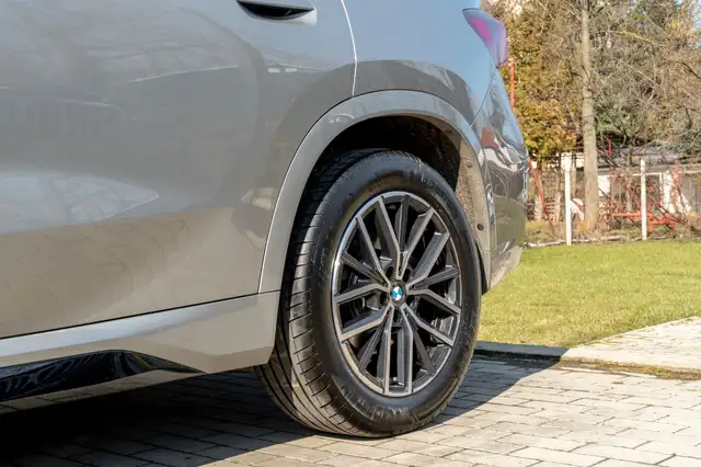 BMW X1 view 10