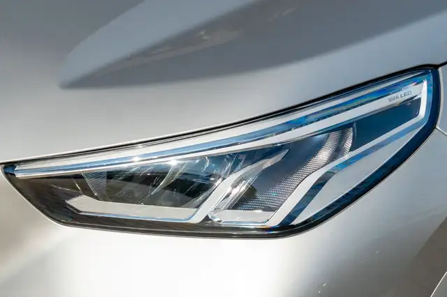 BMW X1 view 8