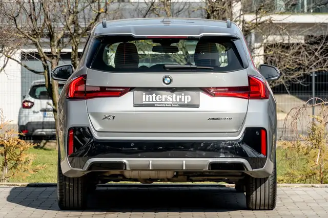 BMW X1 view 5