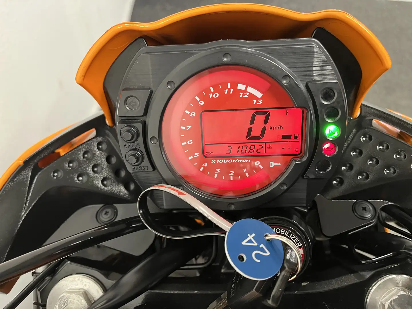 Kawasaki Z 750 Orange - 2