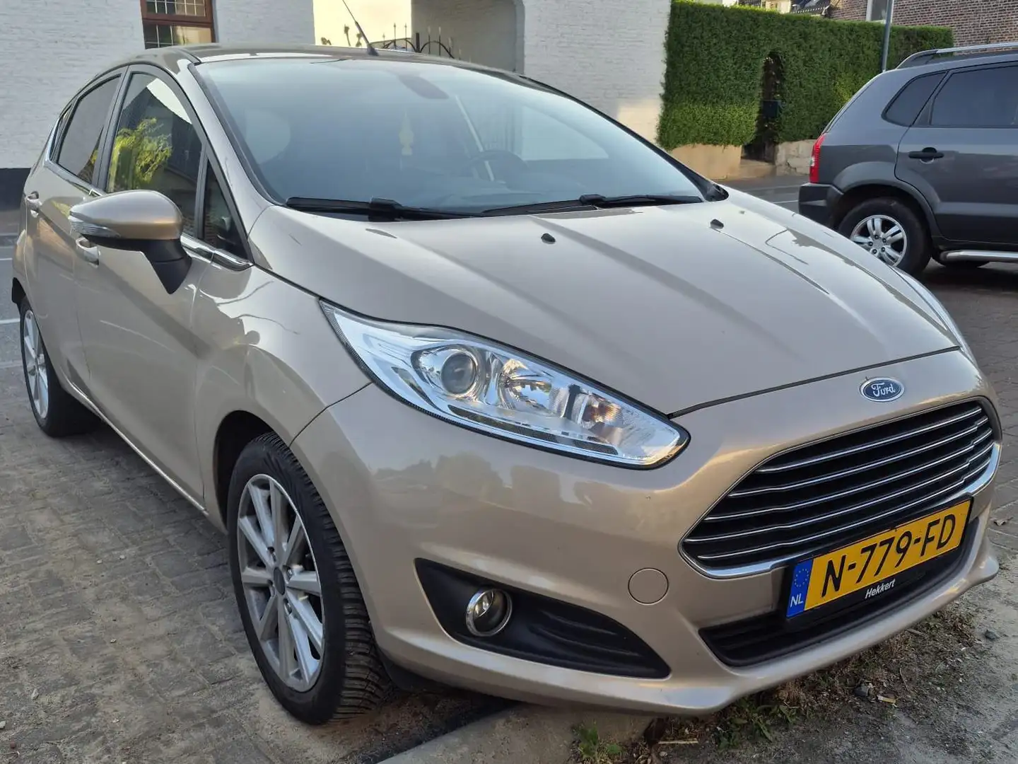 Ford Fiesta Fiesta 1.0 EcoB. Titanium Beige - 1