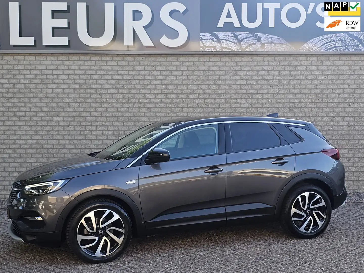 Opel Grandland X 1.2 Turbo Ultimate Automaat/Leer/Camera/Trekhaak Grijs - 1