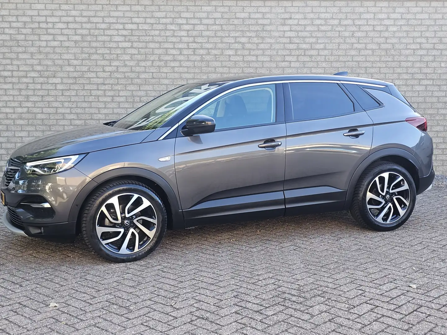 Opel Grandland X 1.2 Turbo Ultimate Automaat/Leer/Camera/Trekhaak Grijs - 2