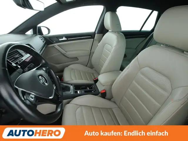 Volkswagen Golf view 10