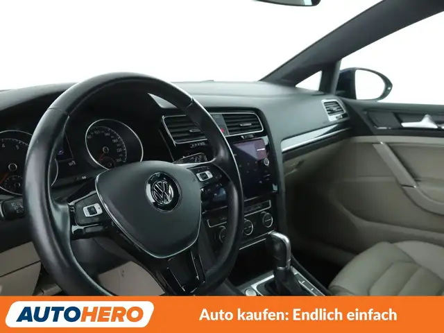 Volkswagen Golf view 11