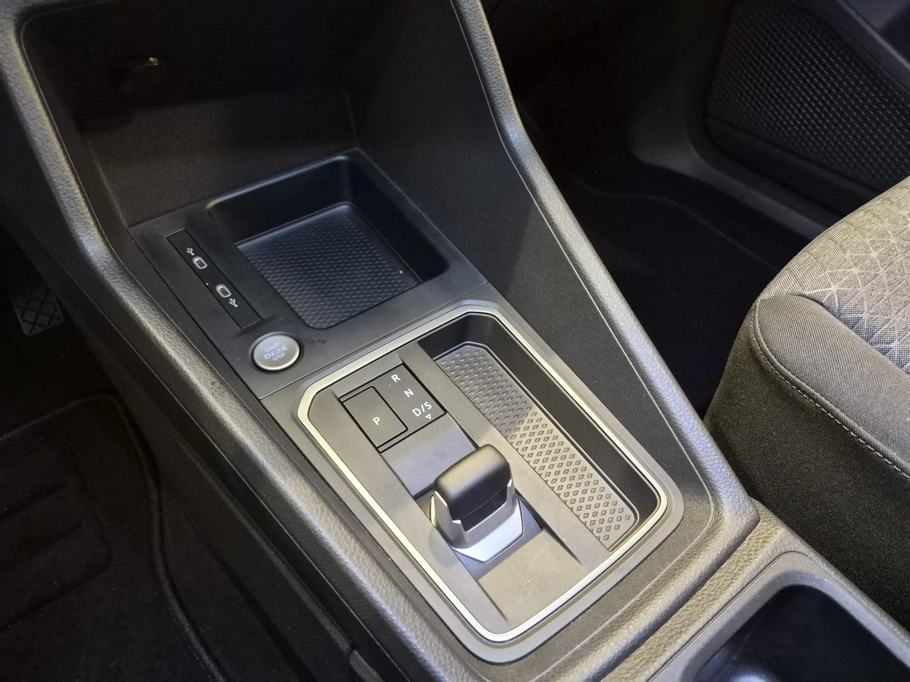 Ford Tourneo Connect L1 Rolstoelauto Automaat 3+1 of 5+0 — photo 25