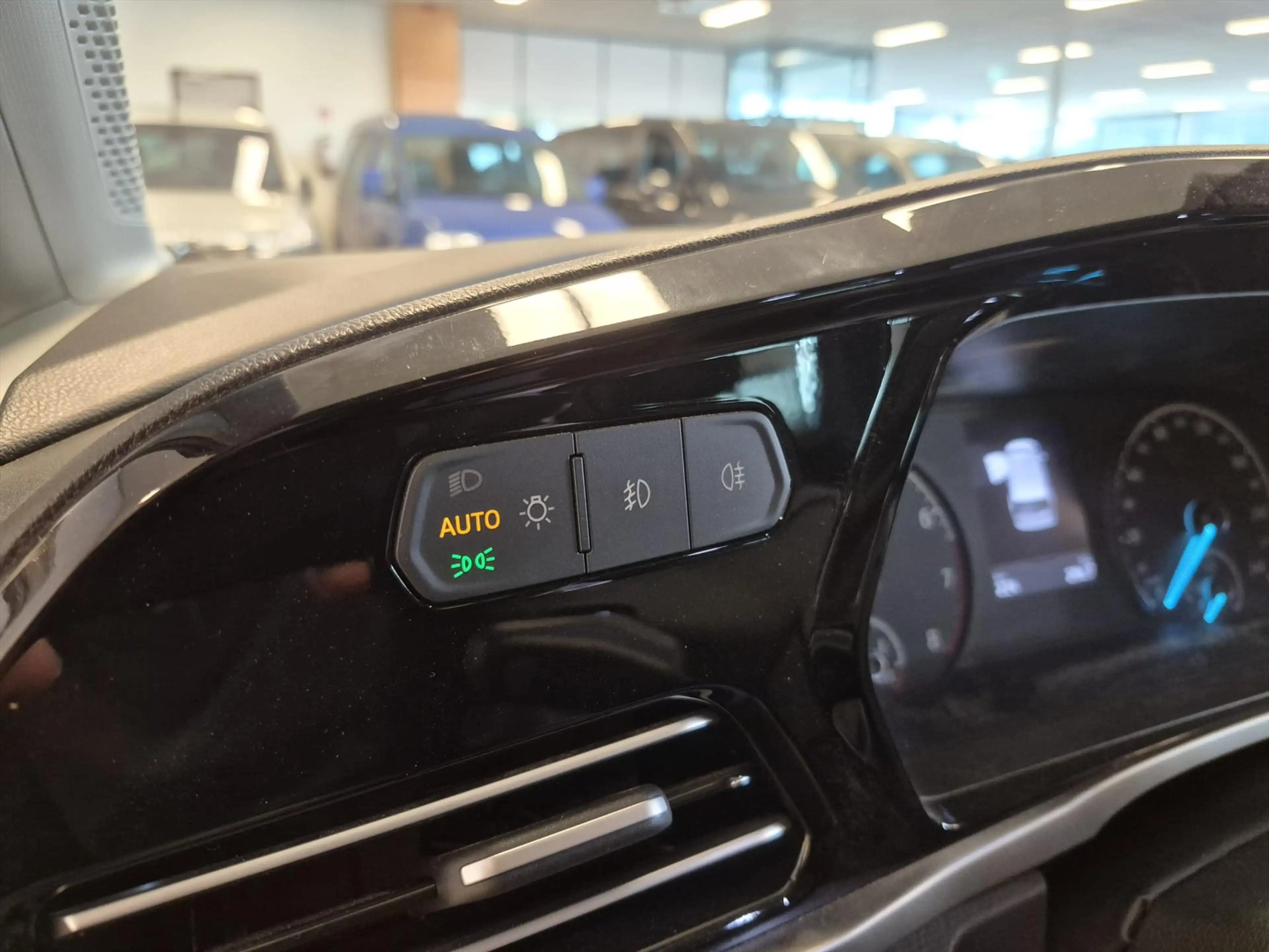 Ford Tourneo Connect L1 Rolstoelauto Automaat 3+1 of 5+0 — photo 28