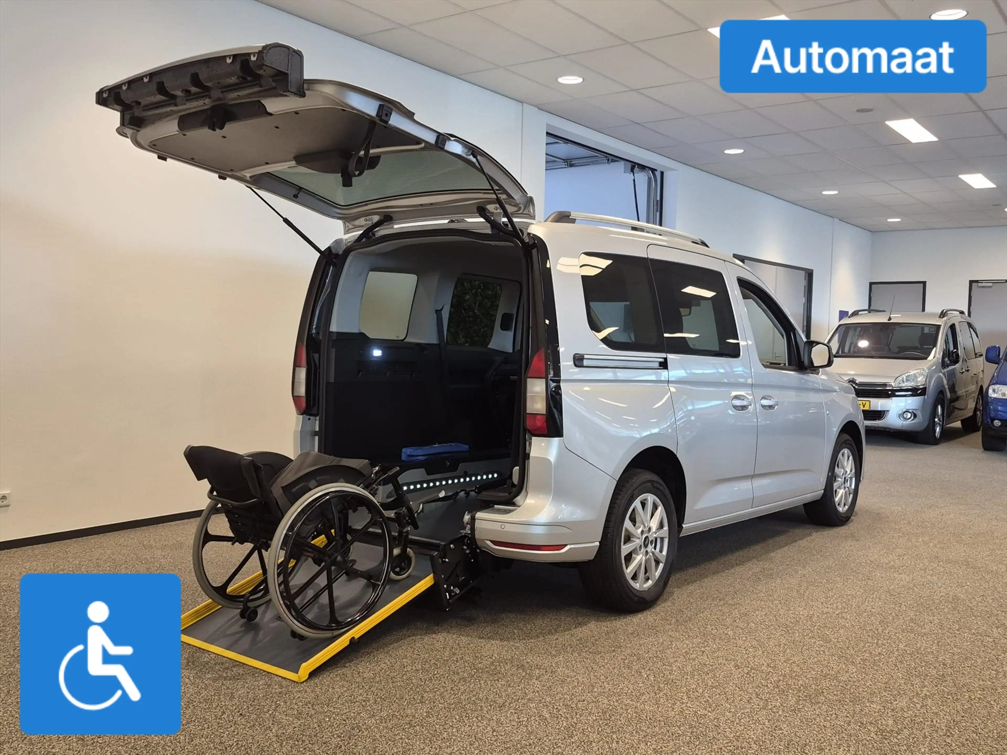 Ford Tourneo Connect L1 Rolstoelauto Automaat 3+1 of 5+0 — photo 2