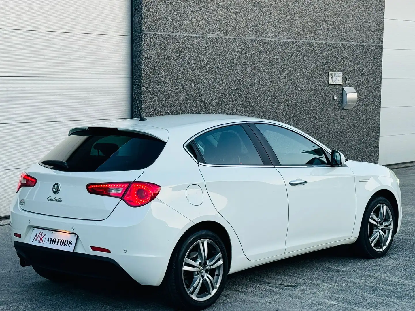 Alfa Romeo Giulietta 1.6 JTDm Exclusive Blanc - 2