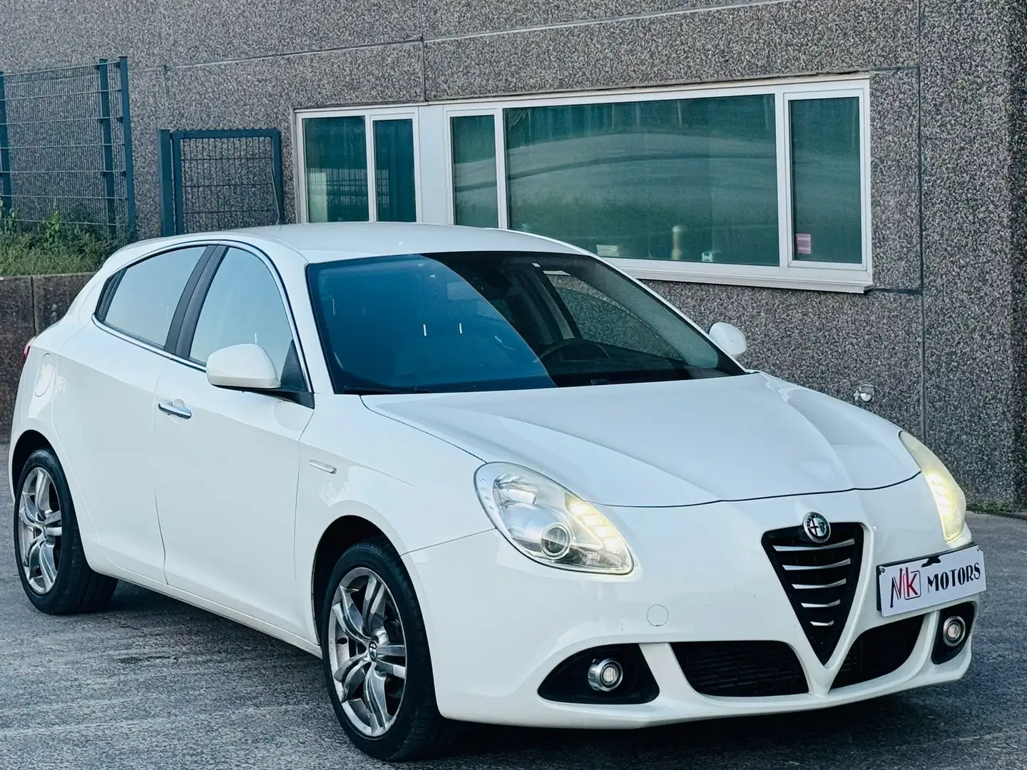 Alfa Romeo Giulietta 1.6 JTDm Exclusive Blanc - 1