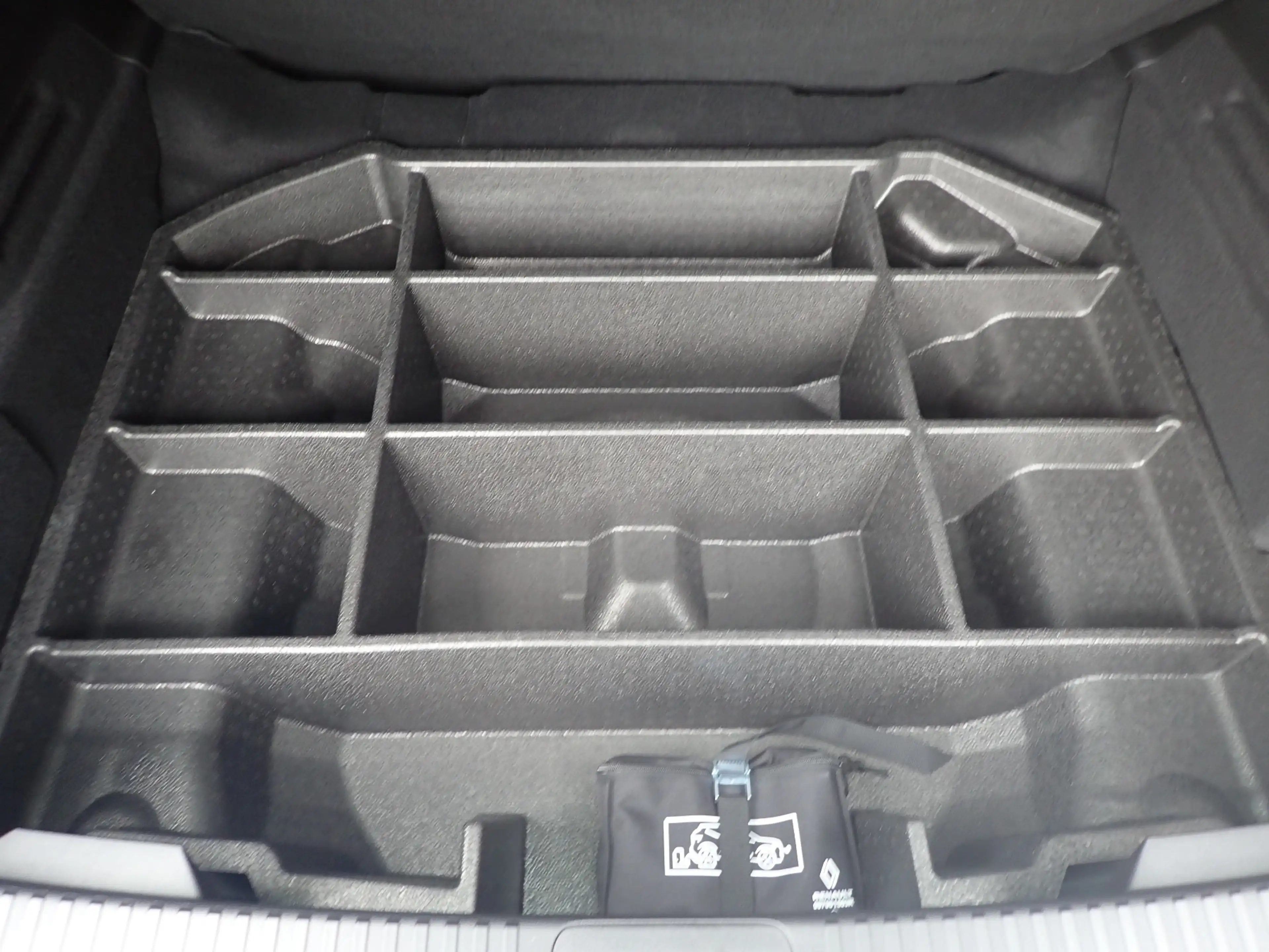 Renault Espace 6 Esprit Alpine Full Hybrid E-Tech 200 5-Sitzer — photo 7