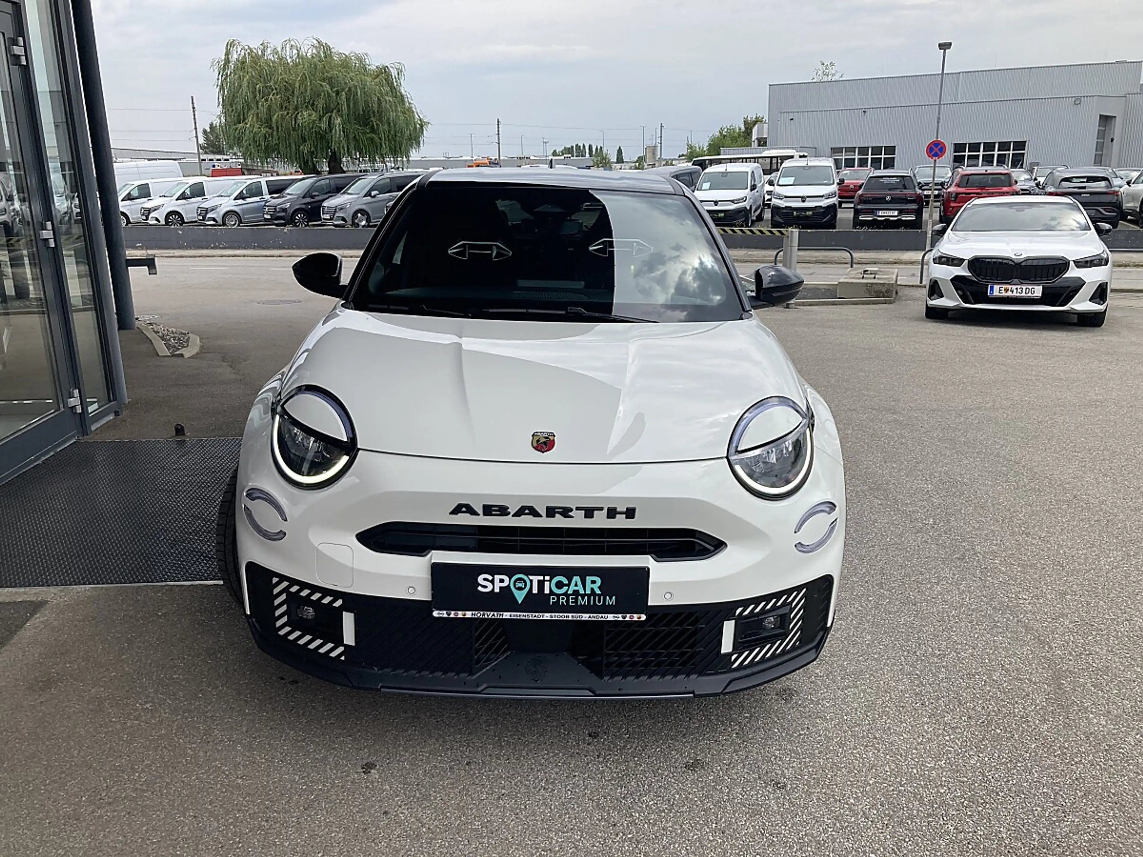 Abarth 600e 54kWh Competizione — photo 2