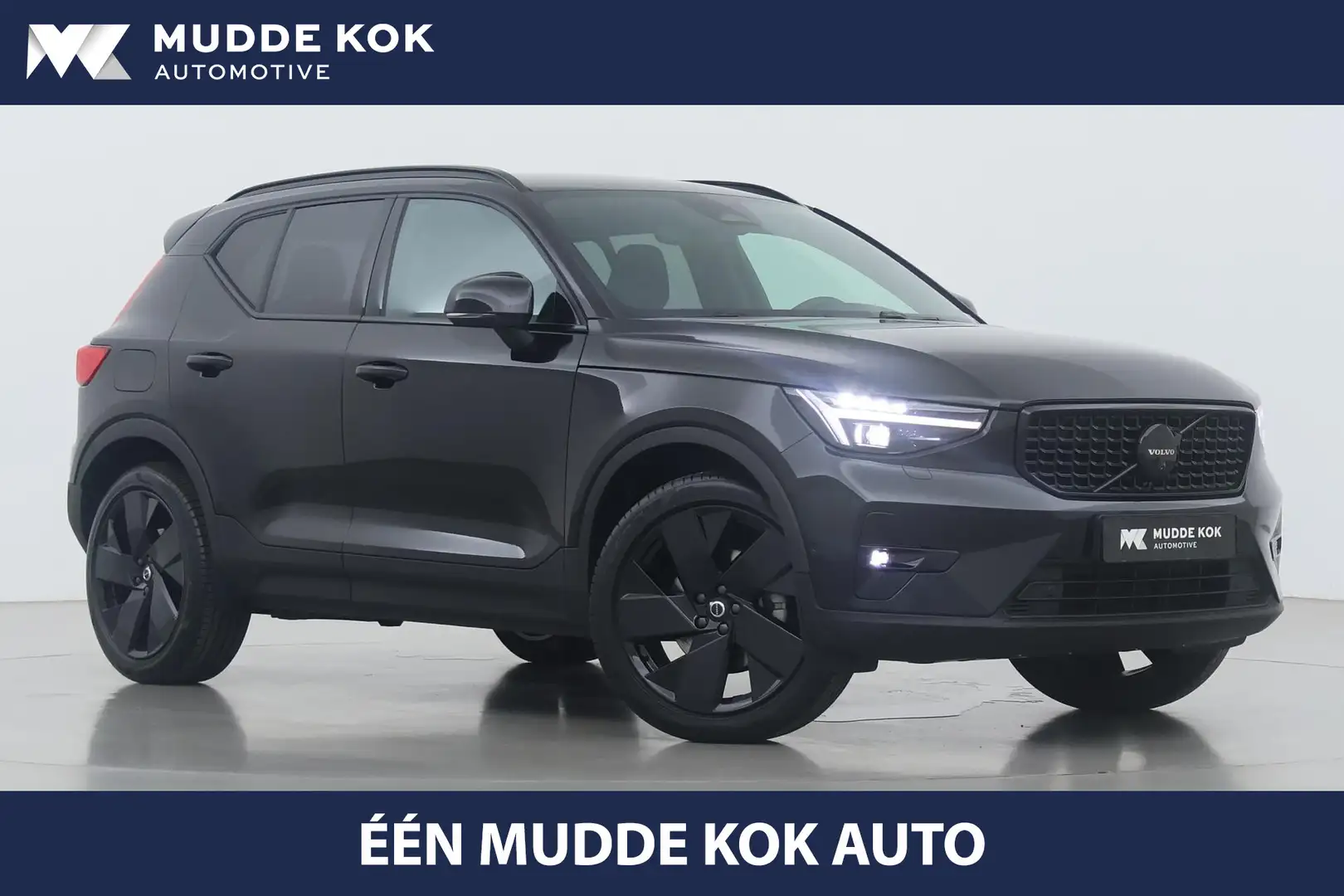 Volvo XC40 B3 Plus Black Edition | ACC | 360° Camera | Trekha Zwart - 1