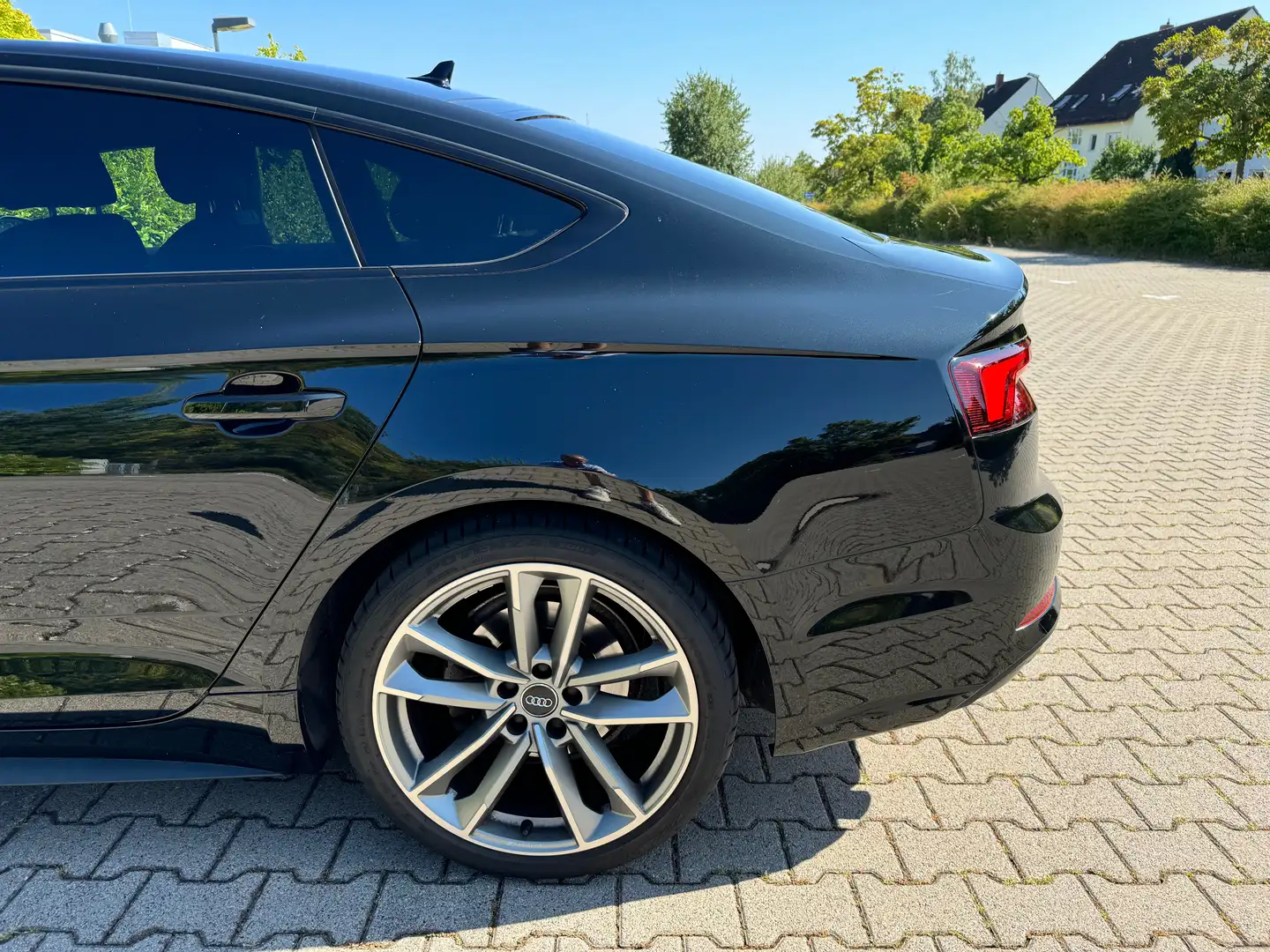 Audi A5 Sportfahrwerk -  S-Line - Optikpaket Titanschwarz Schwarz - 2