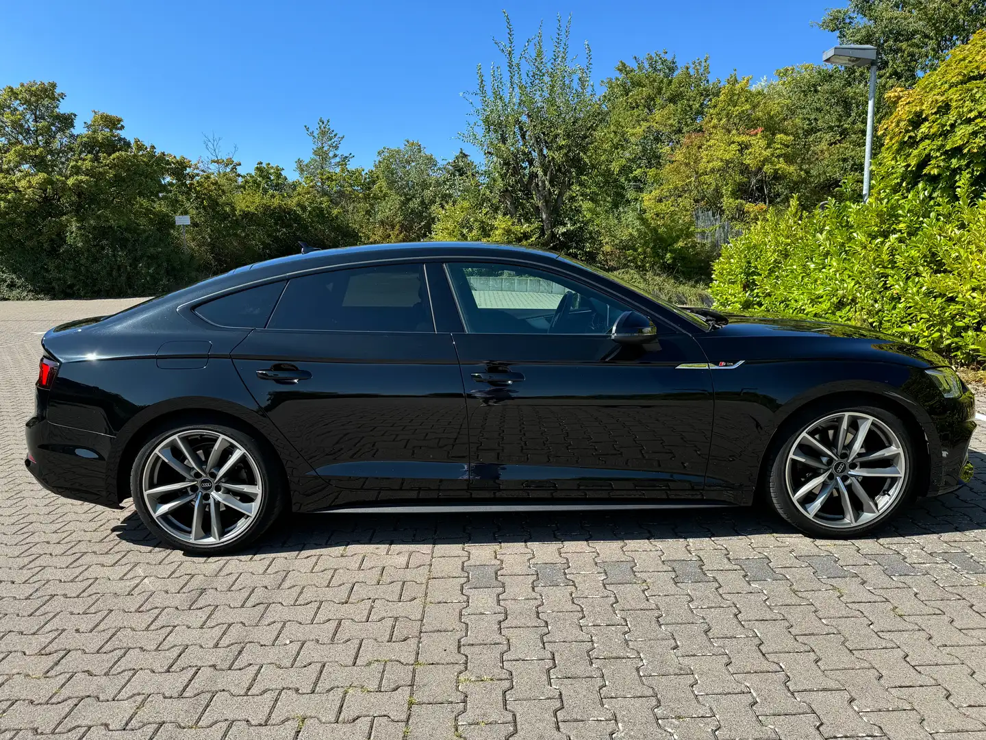Audi A5 Sportfahrwerk -  S-Line - Optikpaket Titanschwarz Schwarz - 1