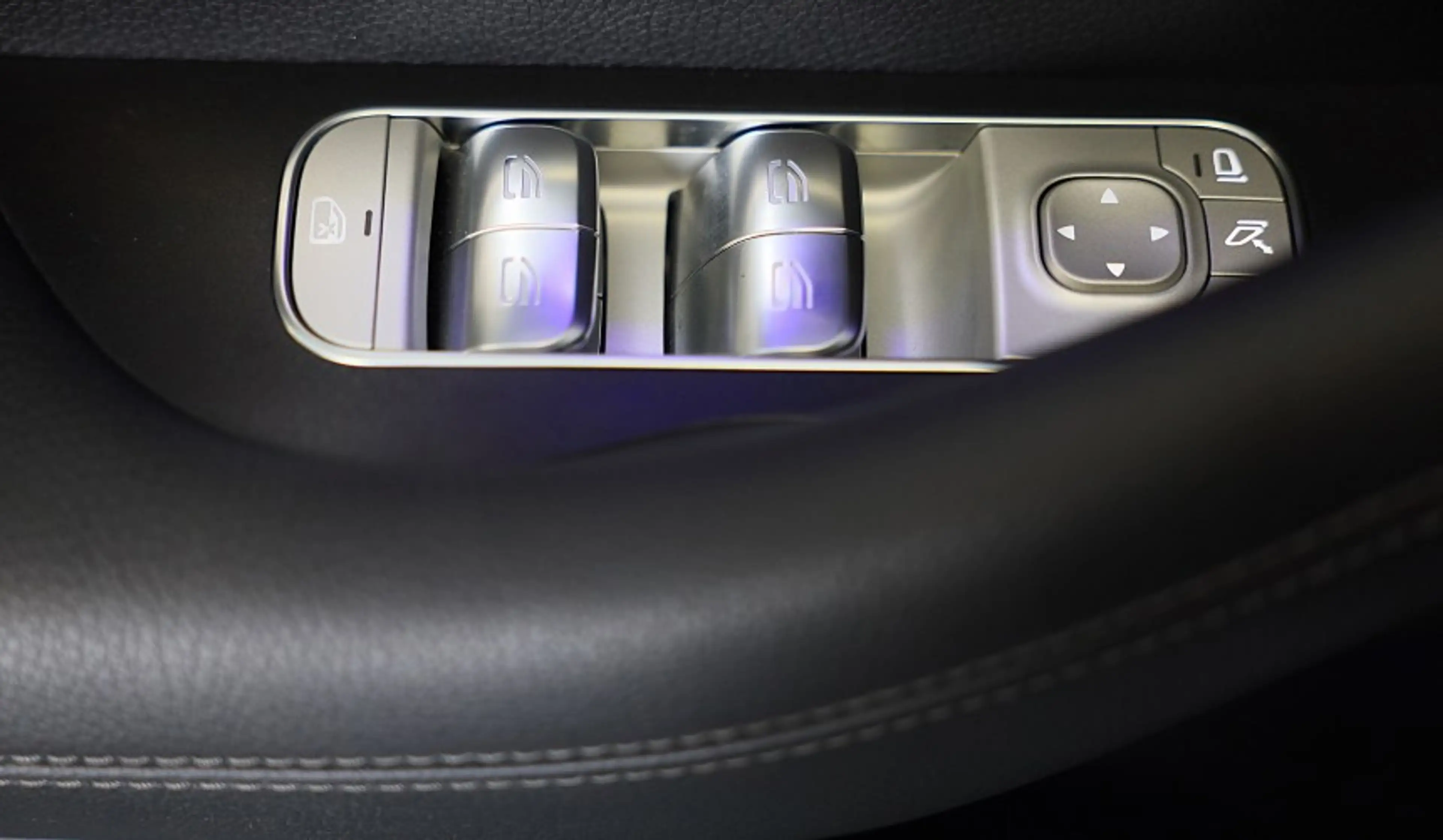 Mercedes-Benz GLE 400 e 4MATIC AMG 63 Look / Massage / Softclose / Head — photo 35