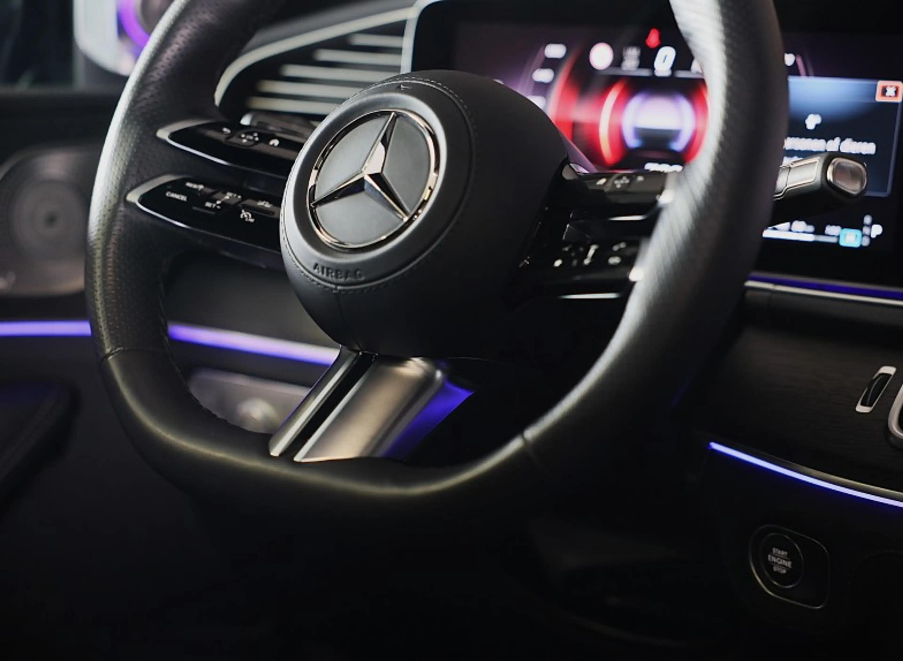 Mercedes-Benz GLE 400 e 4MATIC AMG 63 Look / Massage / Softclose / Head — photo 45
