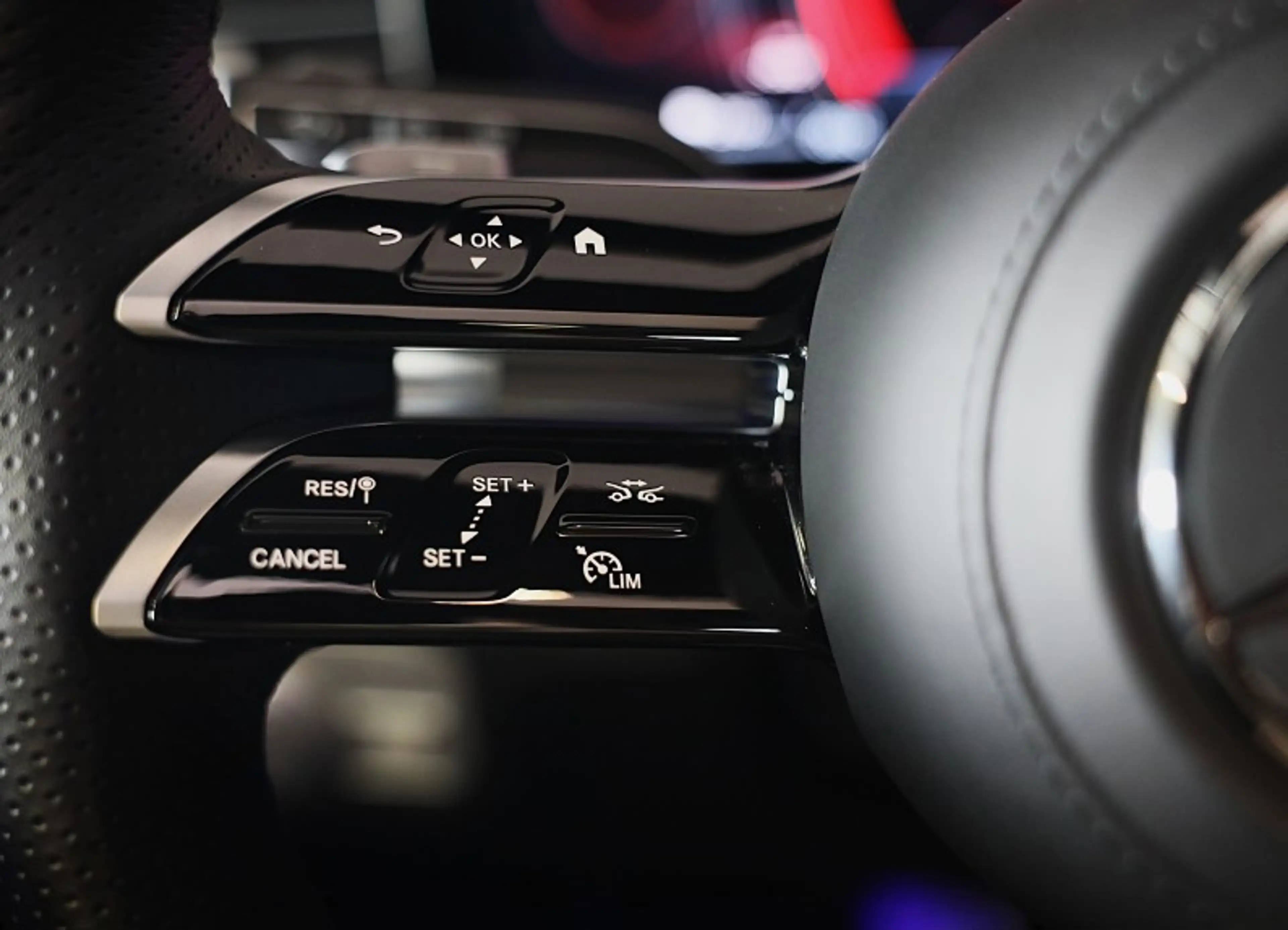 Mercedes-Benz GLE 400 e 4MATIC AMG 63 Look / Massage / Softclose / Head — photo 27