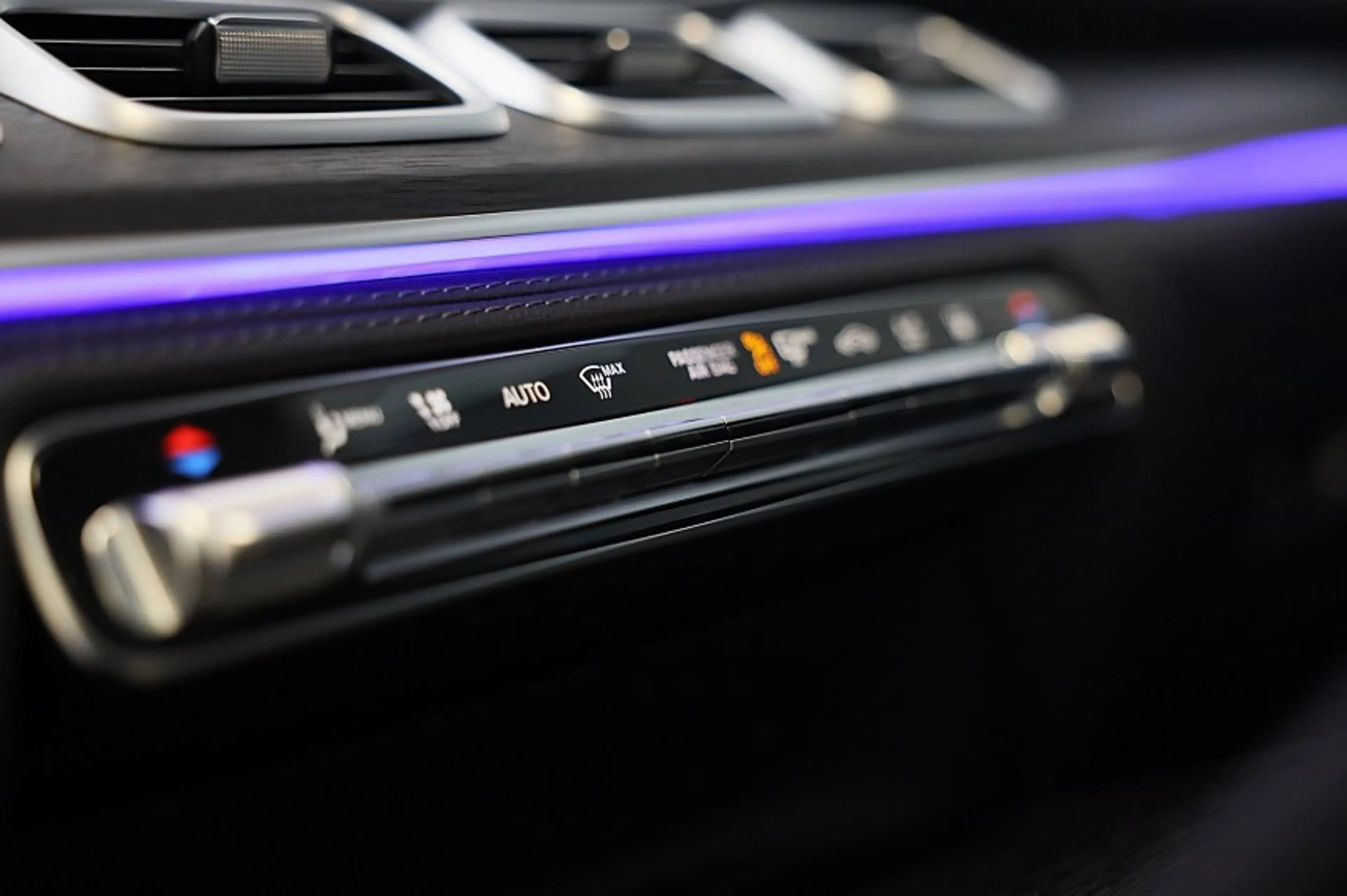 Mercedes-Benz GLE 400 e 4MATIC AMG 63 Look / Massage / Softclose / Head — photo 49