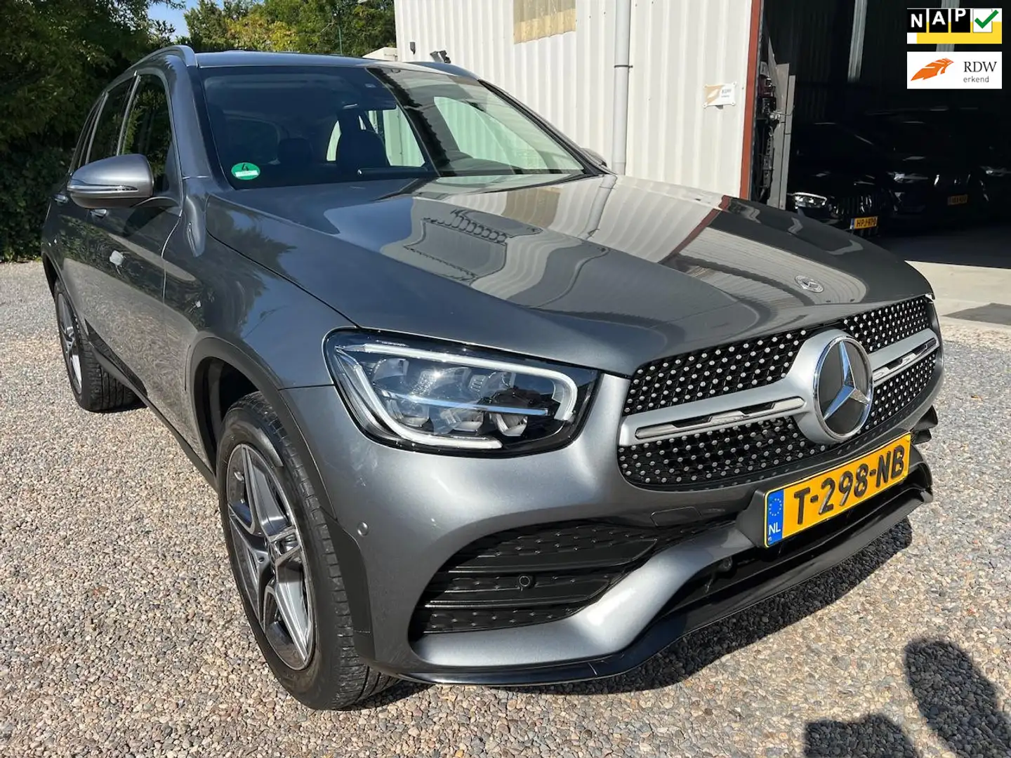 Mercedes-Benz GLC 300 300e 4MATIC AMG PLUG-IN.AUT.LEER.NAVI.FULL-LED! Gris - 1