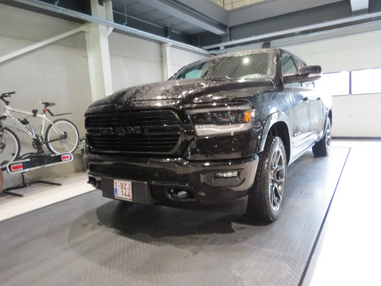 RAM 1500 RAM 1500 Crew Cab Longbed Laramie Schwarz - 1
