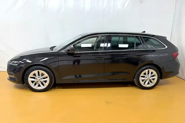Skoda Octavia view 3