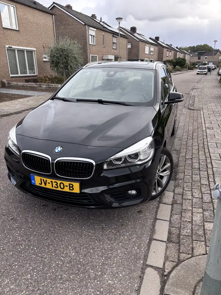 BMW 225