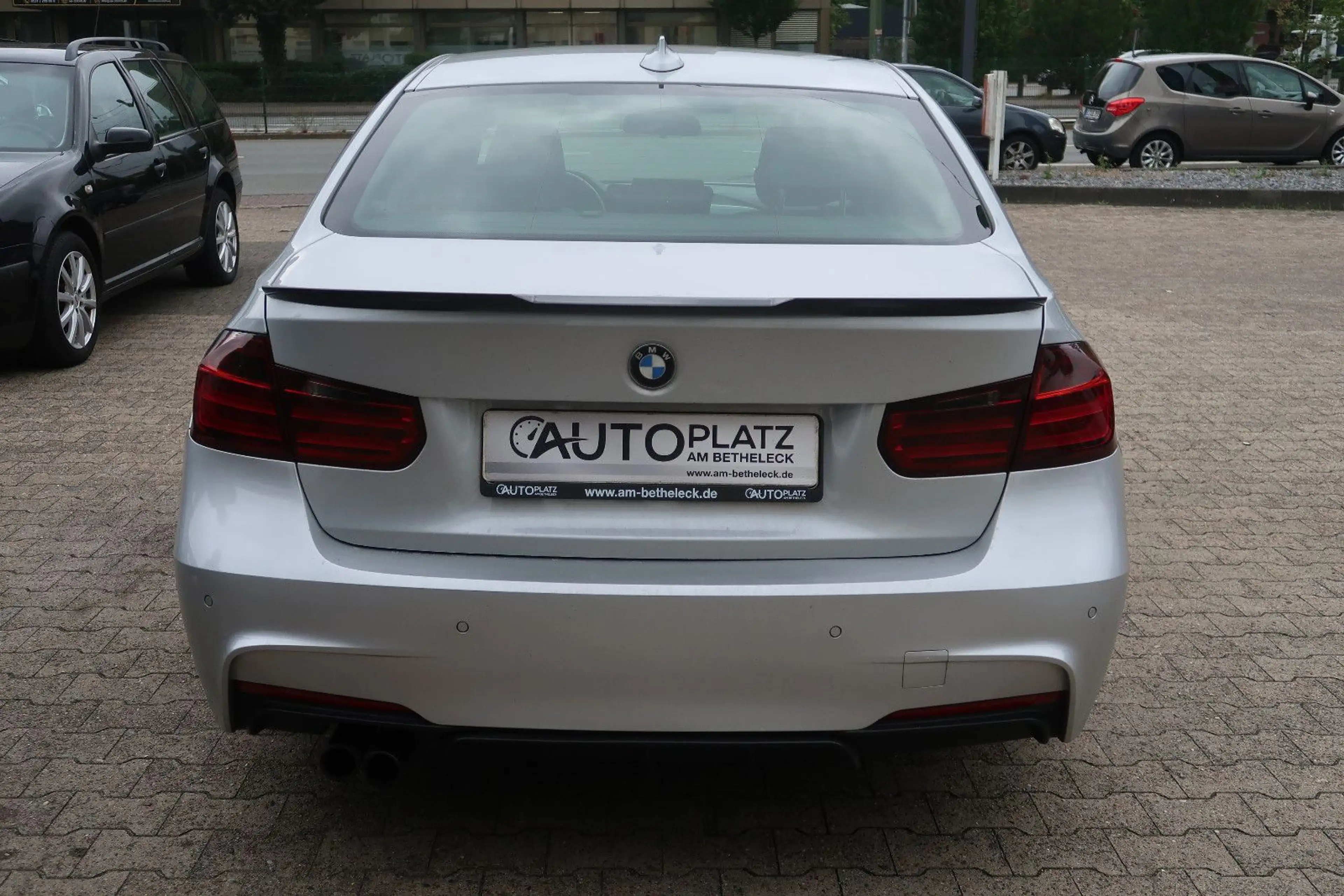 BMW 328 i xDrive Sport Line *M-SPORTPAKET *LEDER *AUT — photo 6