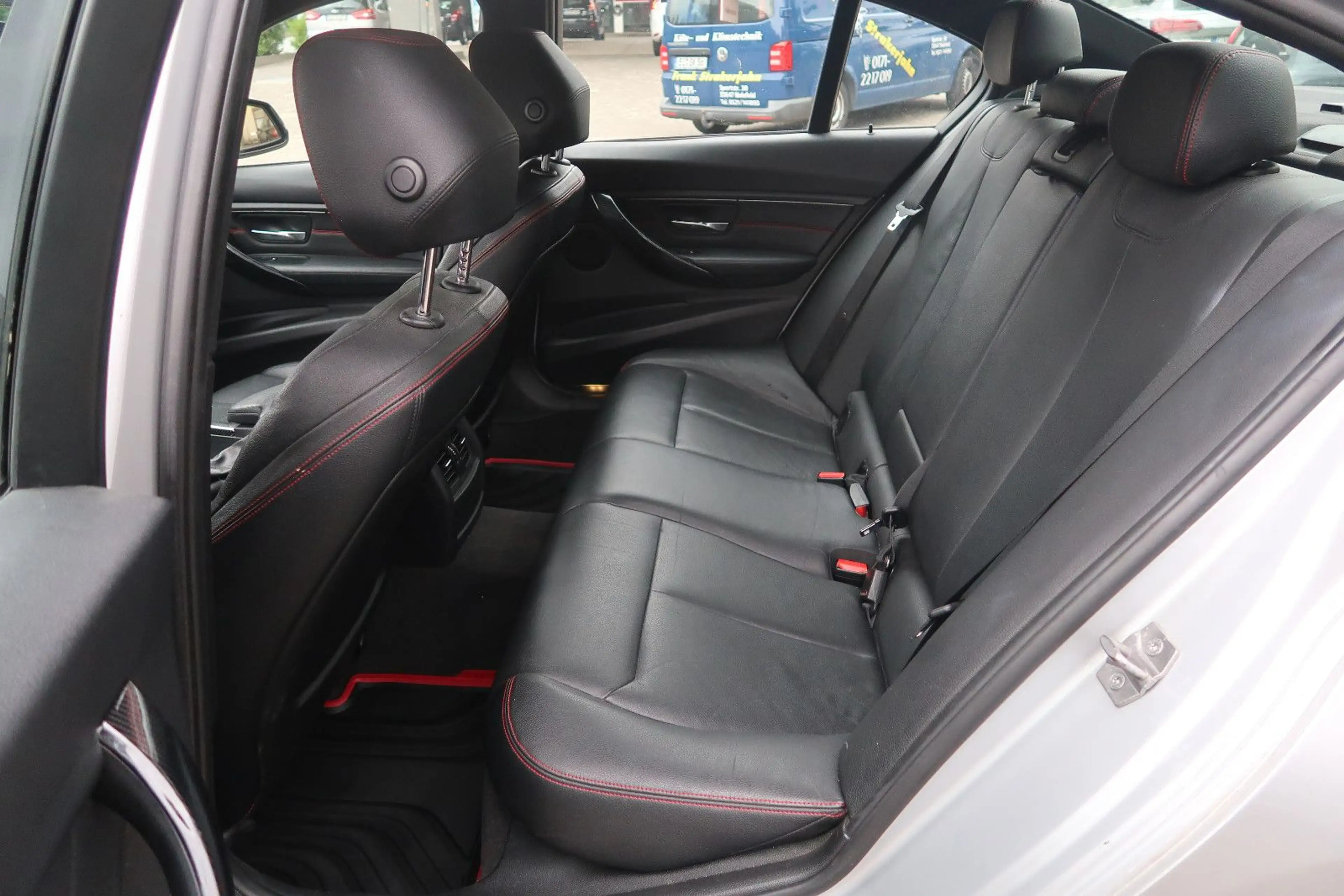BMW 328 i xDrive Sport Line *M-SPORTPAKET *LEDER *AUT — photo 9