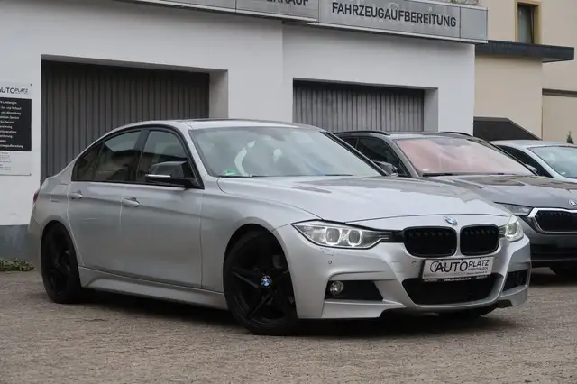 BMW 328 i xDrive Sport Line *M-SPORTPAKET *LEDER *AUT