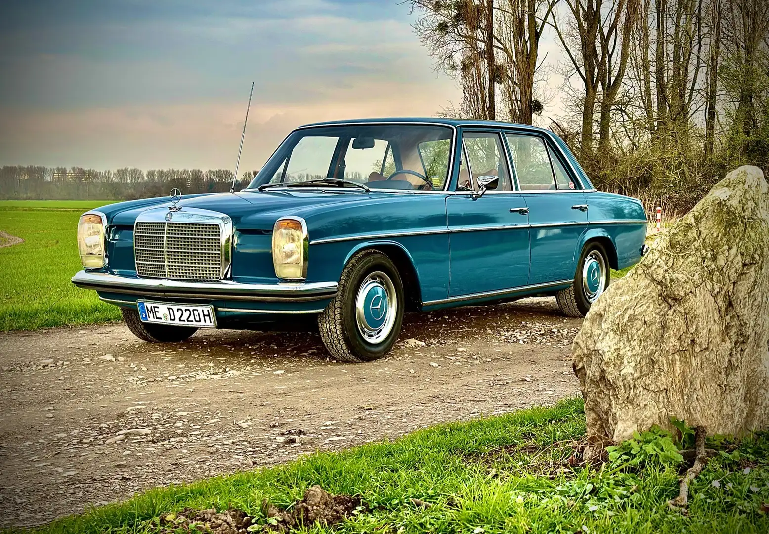 Mercedes-Benz 220 /8 Limousine Mavi - 1