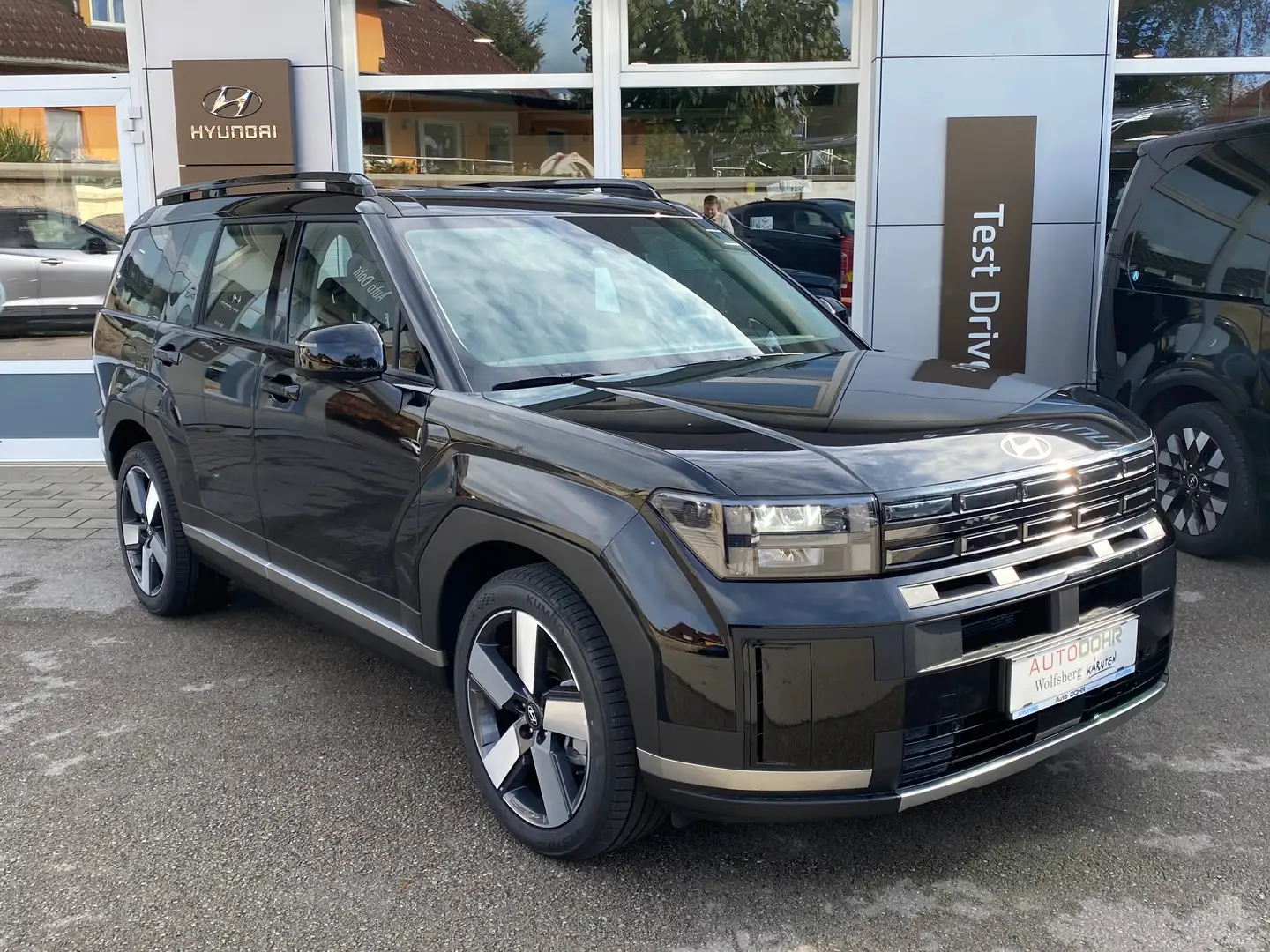 Hyundai SANTA FE 1,6 T-GDI Plug-In 4WDTrend Line Aut. **AKTION** Schwarz - 2