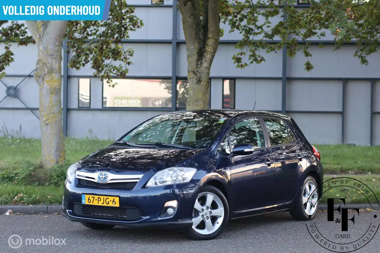 Toyota Auris 1.8 Full Hybrid Dynamic|Automaat|NAP|Camera|Cruise — photo 1 of 40