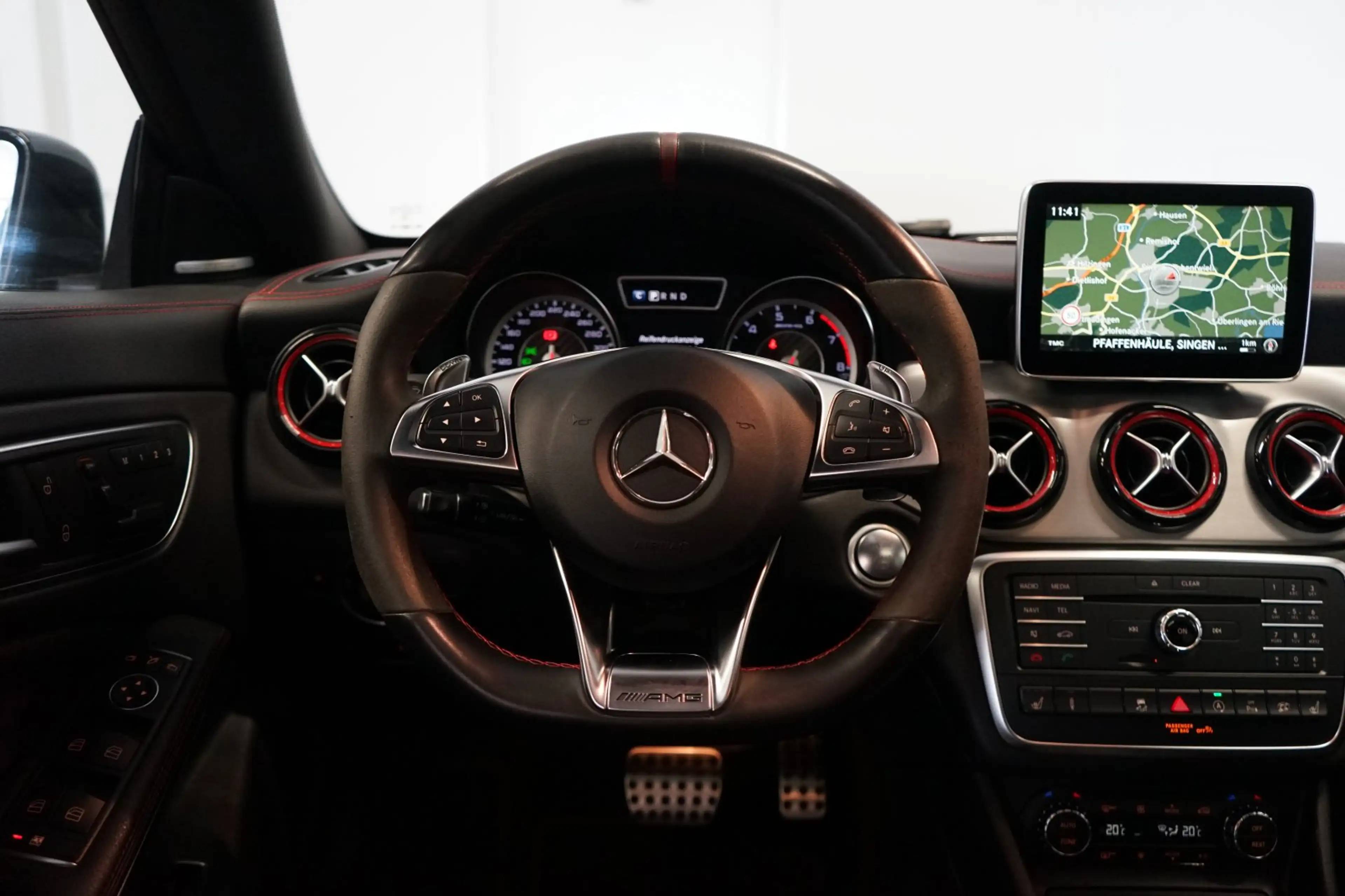 Mercedes-Benz CLA 45 AMG SB 4MATIC BI-XENON|PANO|H&K — photo 9