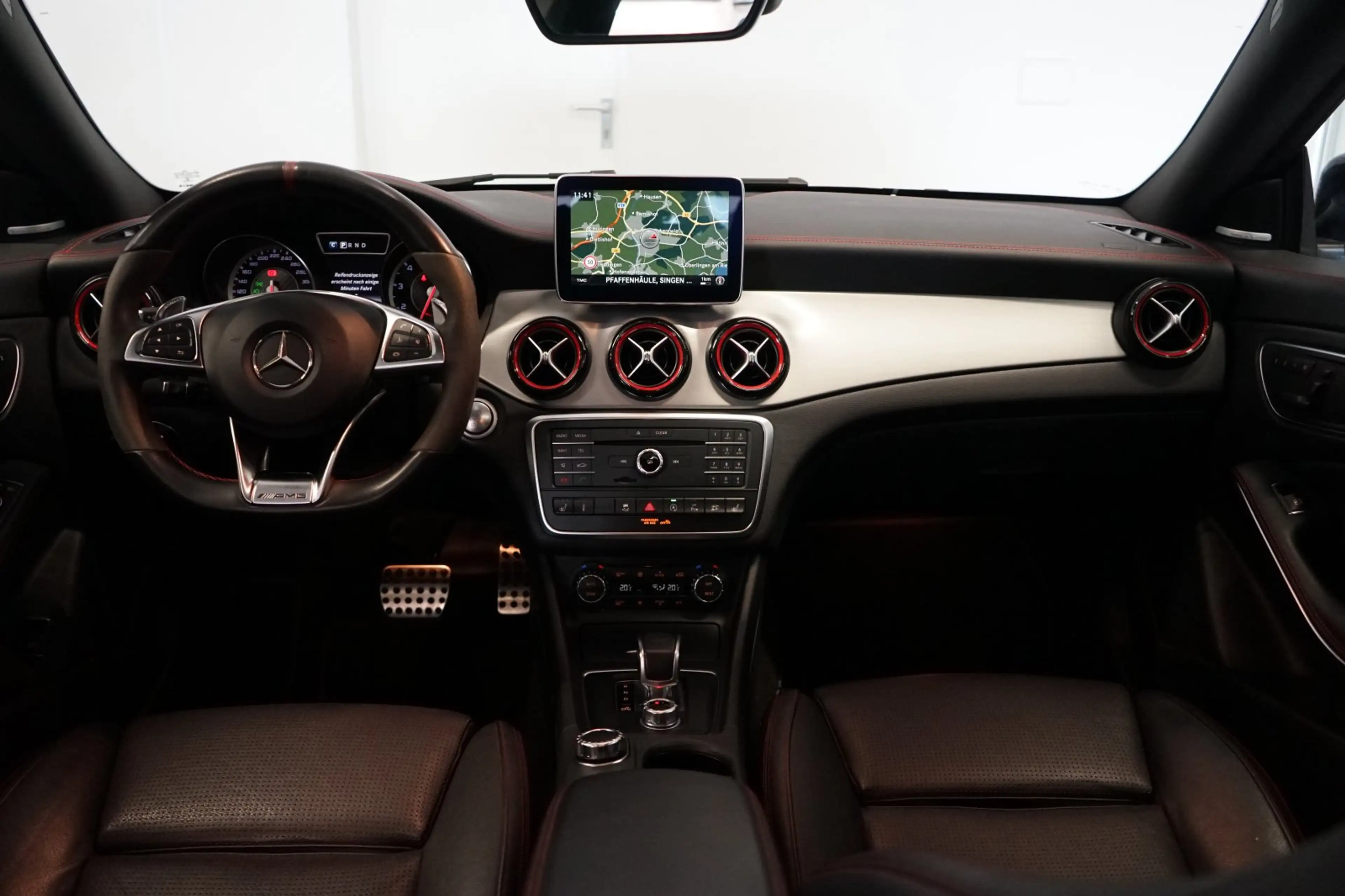 Mercedes-Benz CLA 45 AMG SB 4MATIC BI-XENON|PANO|H&K — photo 10