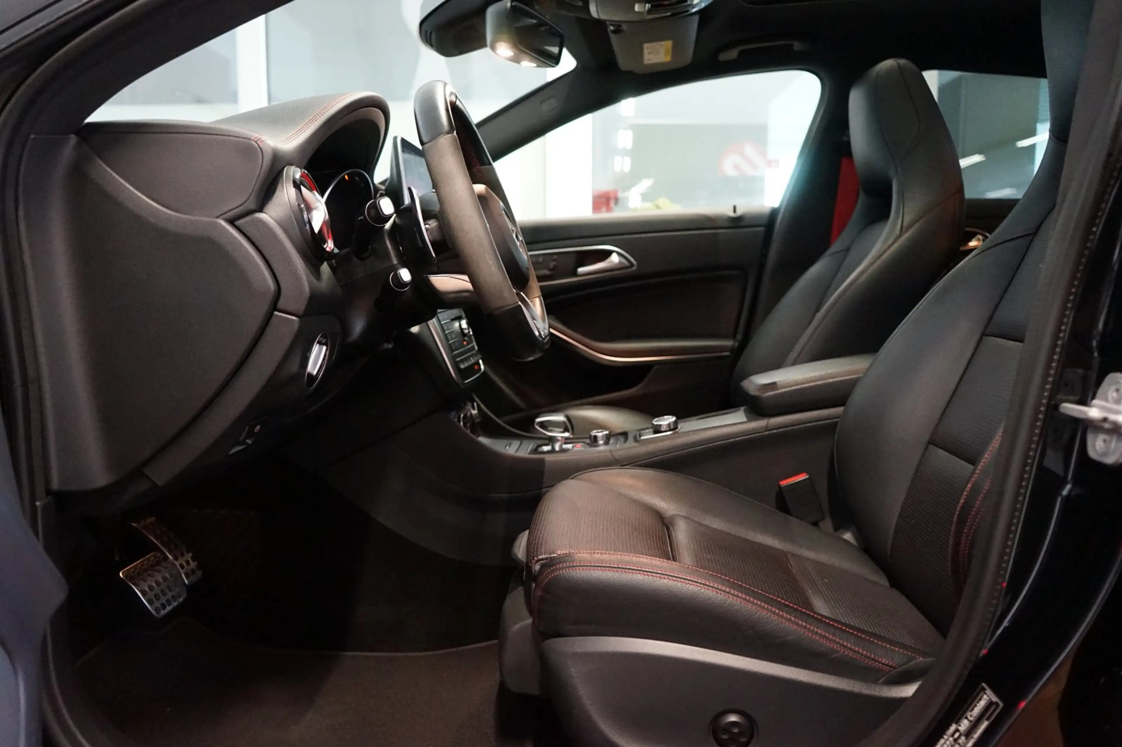 Mercedes-Benz CLA 45 AMG SB 4MATIC BI-XENON|PANO|H&K — photo 6