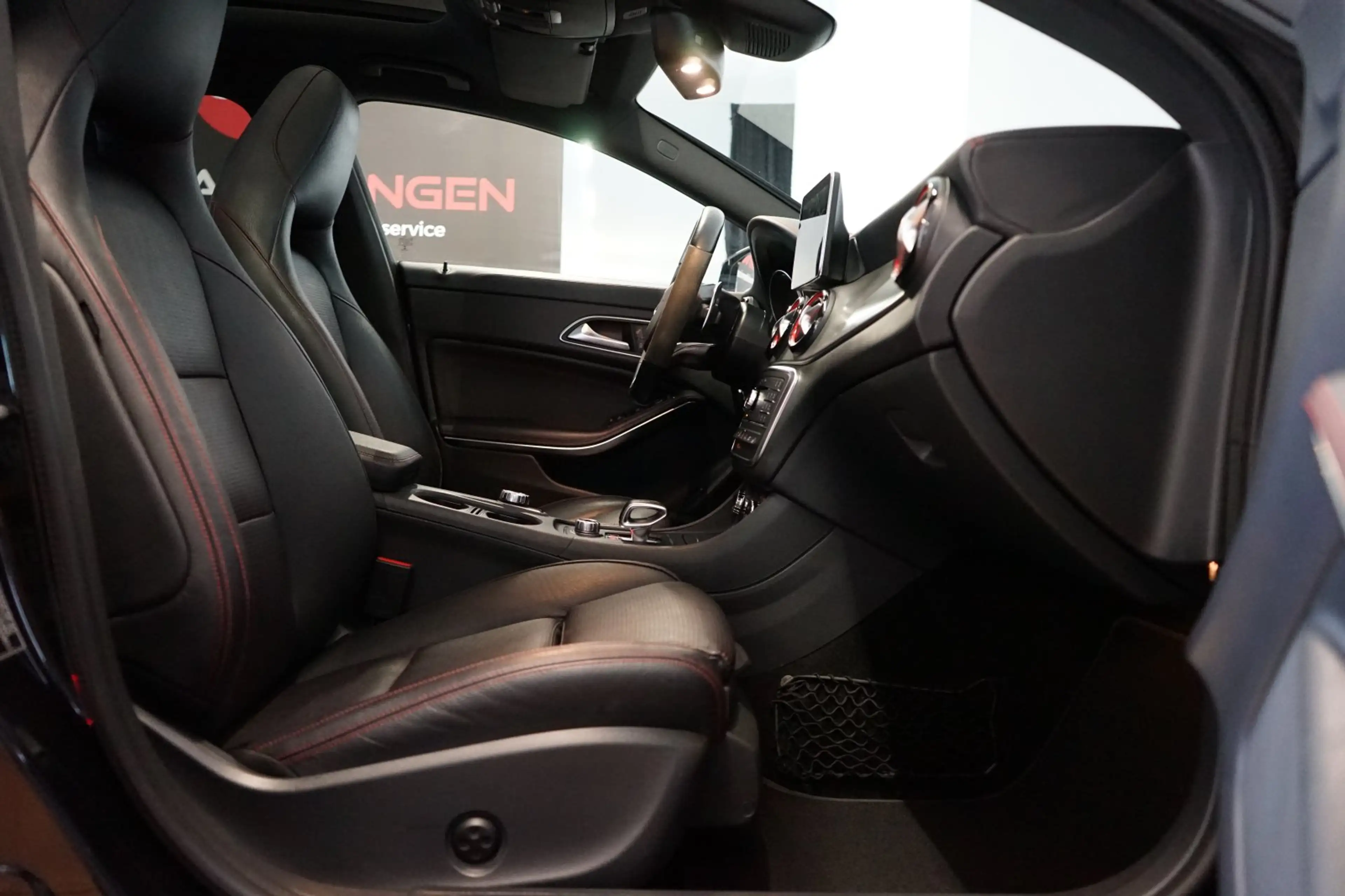 Mercedes-Benz CLA 45 AMG SB 4MATIC BI-XENON|PANO|H&K — photo 12