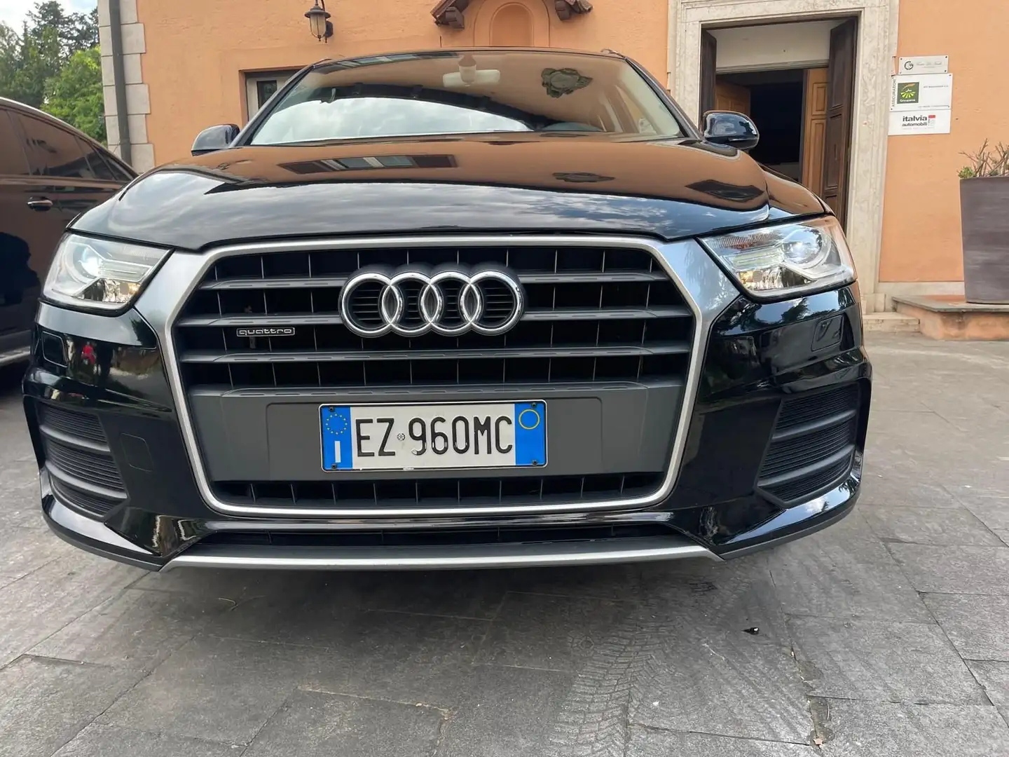 Audi Q3 2.0 TDI 184 CV quattro S tronic Design Zwart - 2