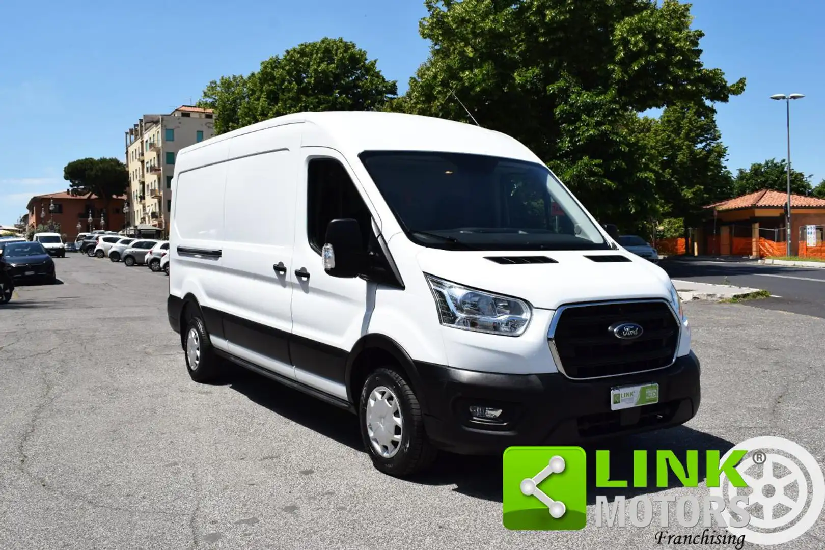 Ford Transit 2.0 TDCi EcoBlue  Passo Lungo Weiß - 1