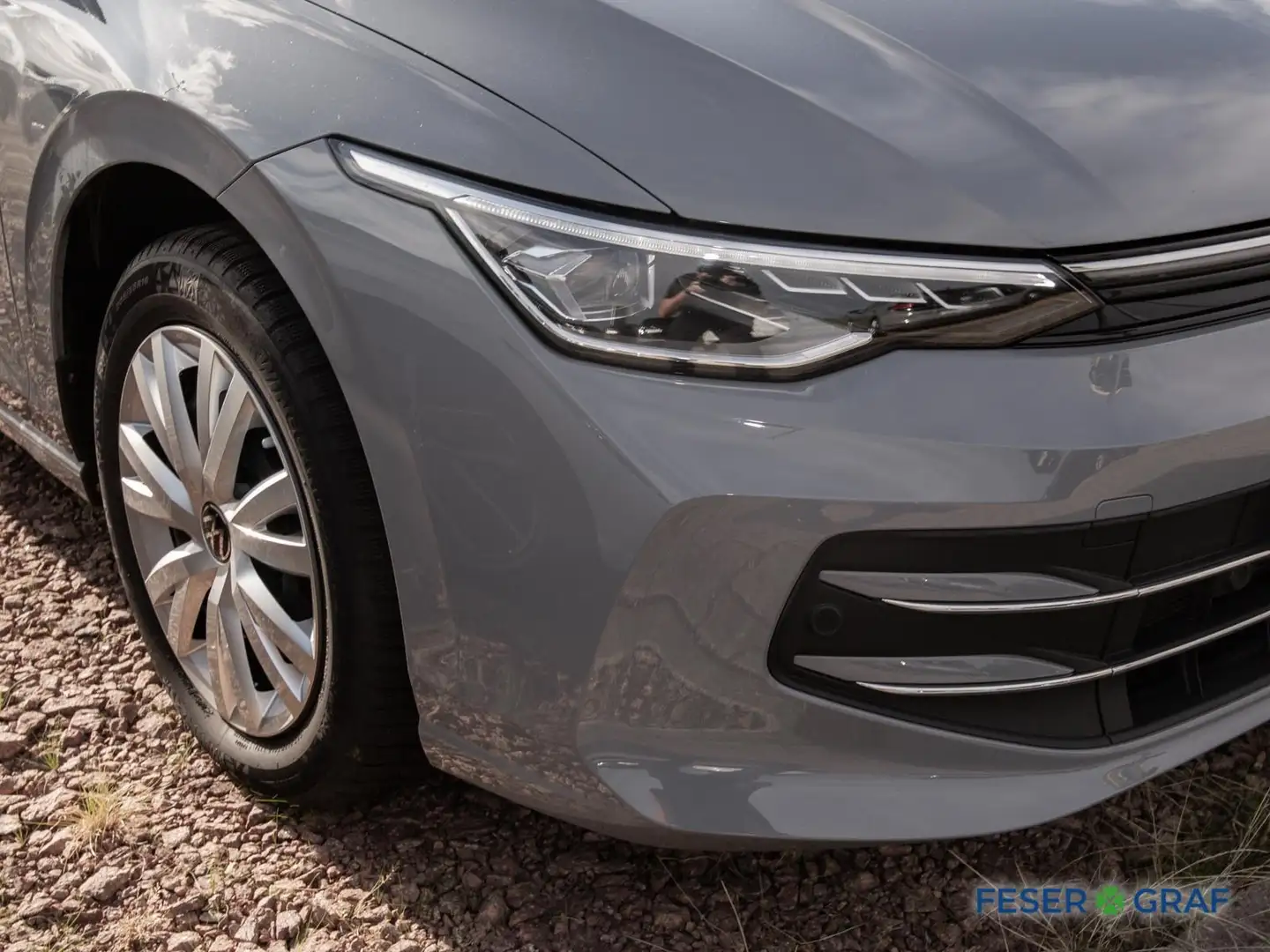 Volkswagen Golf VIII 1.5 eTSI Style DSG AHK/Matrix/HUD/NAVI/Kamera Grau - 2