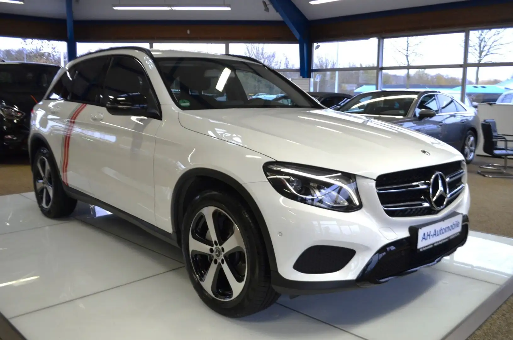Mercedes-Benz GLC 250 4Matic XENON / NAVI / R-KAMERA / PDC Wit - 2