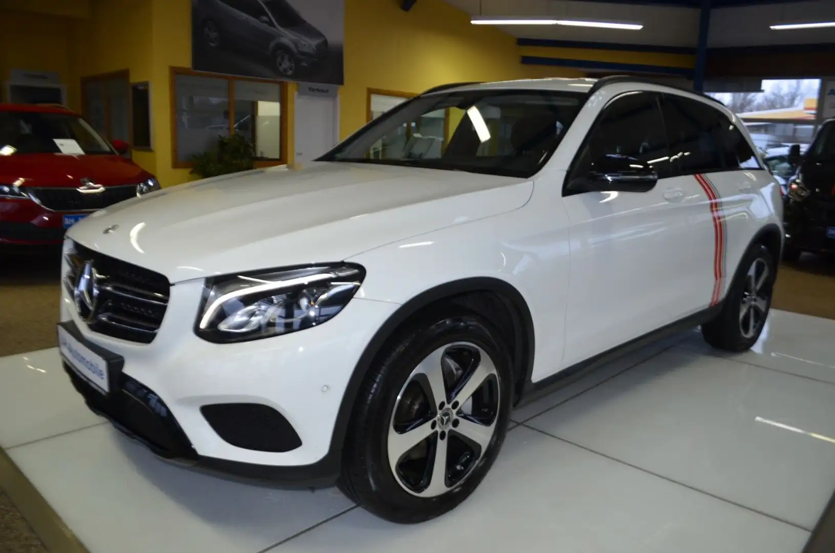 Mercedes-Benz GLC 250 4Matic XENON / NAVI / R-KAMERA / PDC Wit - 1