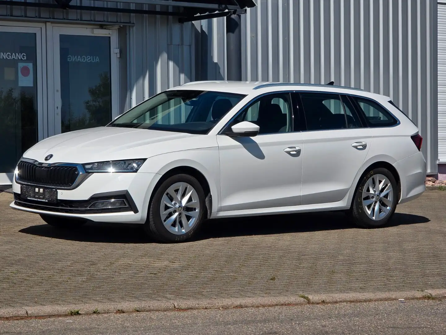 Skoda Octavia 2.0TDI First Edition/NAVI/LED/DIGITACHO Blanc - 1