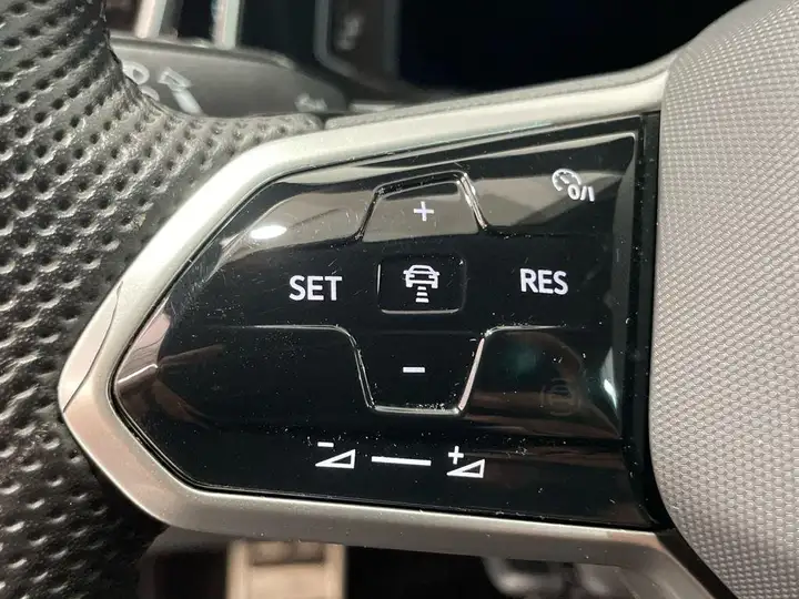 Volkswagen T-Roc 2022, foto 9