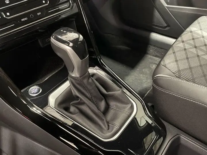 Volkswagen T-Roc 2022, foto 19